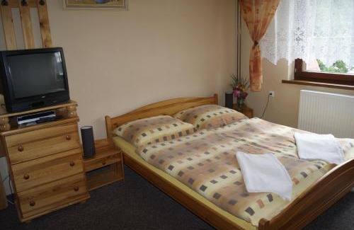 Zdiar House | Relax at Privat u Babky: Pool, Hot Tub & Breakfast Included