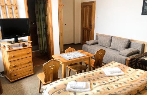 Zdiar House | Relax at Privat u Babky: Pool, Hot Tub & Breakfast Included