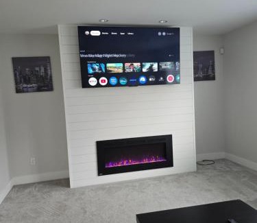 Langley House | Cozy 1 Bedroom Retreat with Shared Kitchen in Brookswood