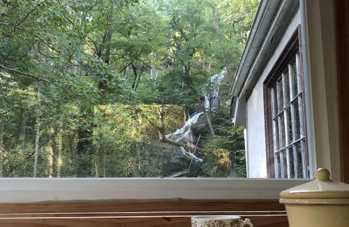 Independence Cottage | Experience Nature: Private 150ft Waterfall Retreat