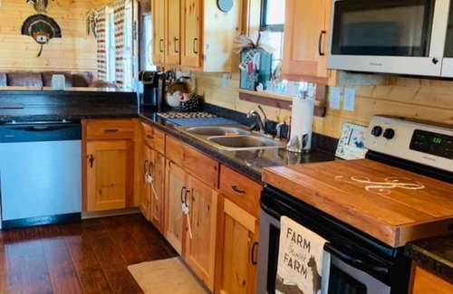 Midlothian Cabin | Serene Lakefront Log Cabin Retreat on 165 Acres of Nature