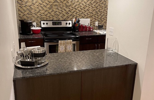 Zilker Condo | Cozy 1BD Retreat in Vibrant South Lamar Neighborhood