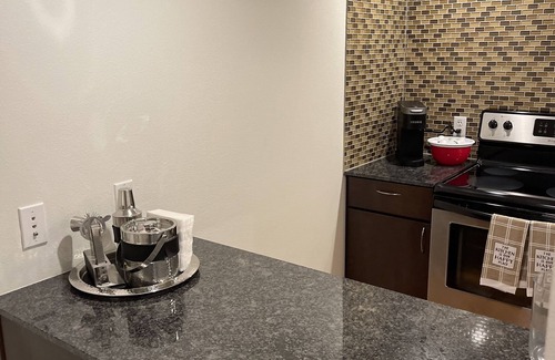 Zilker Condo | Cozy 1BD Retreat in Vibrant South Lamar Neighborhood
