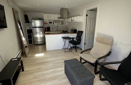 Willow Glen Cottage | Cozy 1BR Cottage with Spa and Hot Tub in Willow Glen