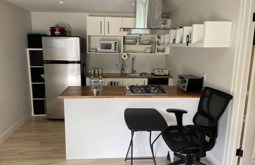Willow Glen Cottage | Cozy 1BR Cottage with Spa and Hot Tub in Willow Glen