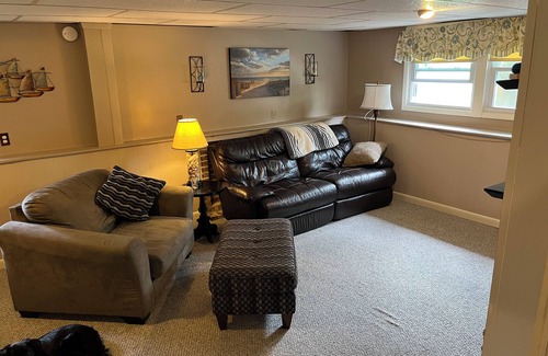 Williston North Apartment | Private 1st floor of house in quiet neighborhood