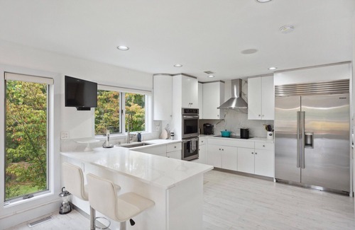 North Sea House | Recently Renovated Private Home with Pool & Tennis Court