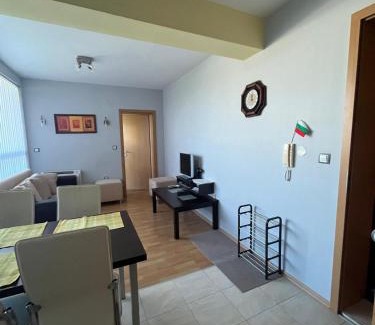 Pomorie Apartment | Private 2-Bedroom Apartment with Pool and Free Parking in Marina Holiday Club Pomorie