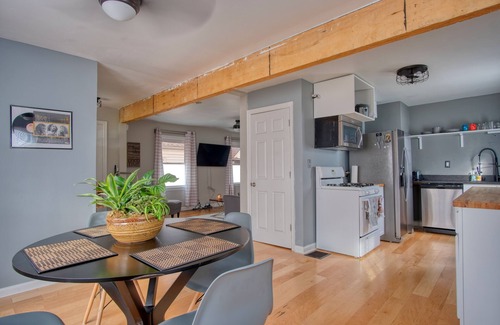 Indianapolis House | Cozy 2 Bedroom Retreat Steps from Christian Park!