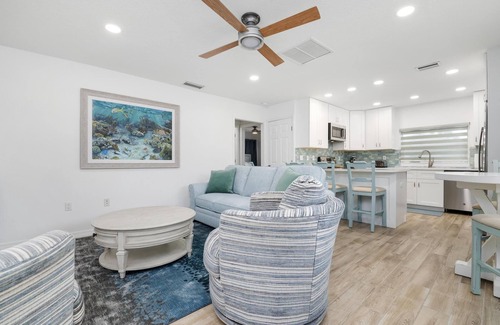 Nokomis Condo | Cozy 2 BR Retreat Just Steps from Casey Key Beach