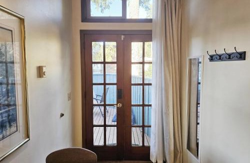 Sammamish House | Private 2BR Amazing Lake Sammamish Views