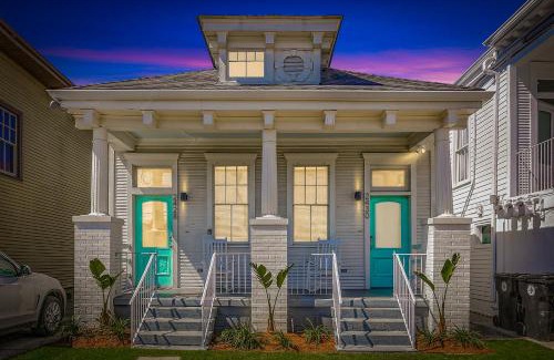 Freret Apartment | Family-Friendly 2BR Condo in Uptown with Great Reviews