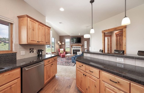 Tabernash House | Pet Friendly 3-Bedroom Home with Mountain Views