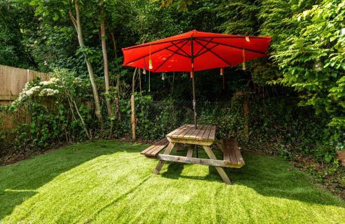 Severn Beach House | Cozy 2-Bedroom Retreat with Child-Friendly Amenities