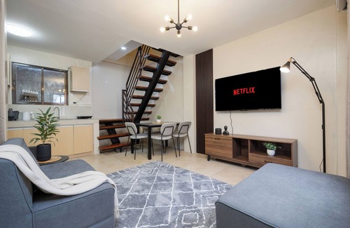 Cebu House | Private 3BR Townhome with WiFi, Washer and Free Parking in Central Cebu City