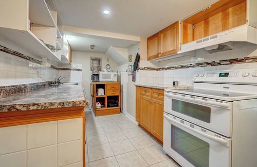 Okanagan-Similkameen House | Family-Friendly 4-Bedroom Suite with Oceanfront Views