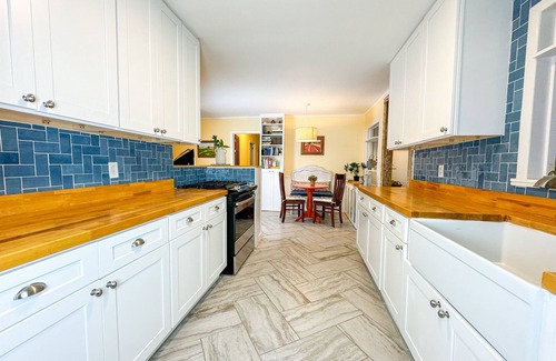 Mount Berry House | Premier 4BR Oasis with Pool & Tennis Center Access