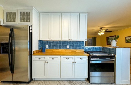Mount Berry House | Premier 4BR Oasis with Pool & Tennis Center Access