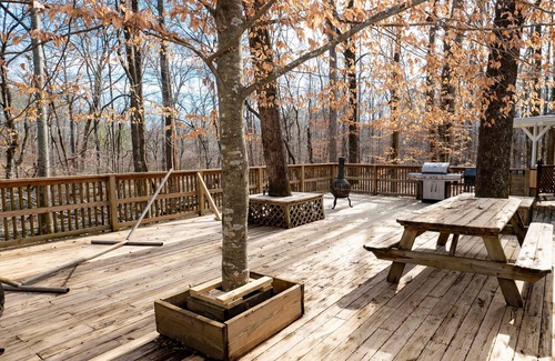 Hamilton House | Serene Nature's Hideaway: 4BR Home with Pool & Creek View