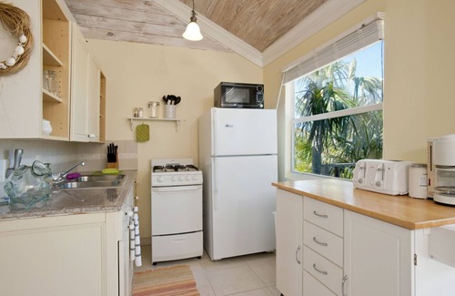 Double Bay House | Premier 5-Bedroom Beachfront Estate with Heated Pool