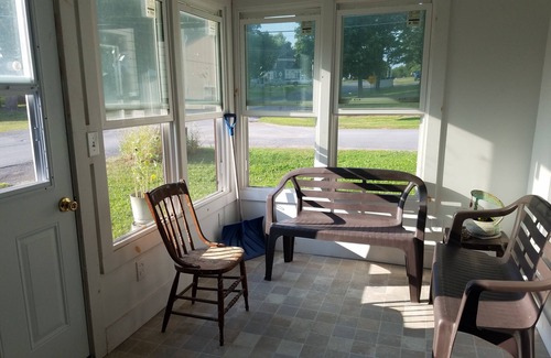 Redwood Apartment | Inviting 5-Room Apartment with Pool & Yard Space