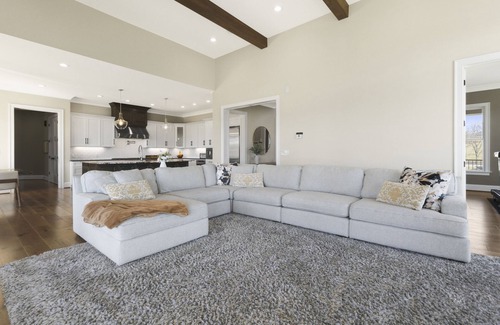 Buechel House | Private 6-Acre Retreat in Serene East Louisville