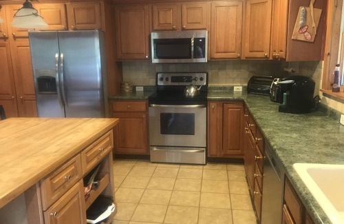 Hunter House | Spacious 6-Bedroom Retreat Near Hunter & Windham Mountains