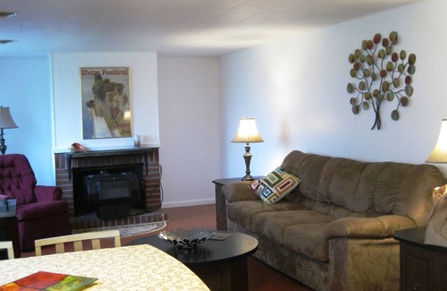 Trumansburg House | Relaxing 3 Bedroom House with Ocean View & Pool Access