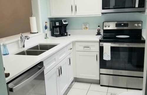 New Port Richey Condo | Cozy Villa with Breakfast in Gated Golf Community
