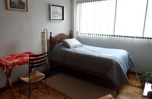 Los Alpes Bed & Breakfast | Private and furnished bedroom with private bathroom in a spacious apartment near Coyoacan.