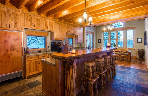 Sundance Cabin | Serene Mountain Retreat with Guest Room and Family Amenities