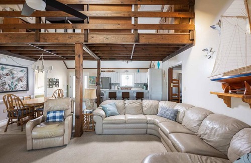 Sea Scape House | Beachside Retreat on Quiet Street with Ocean Views