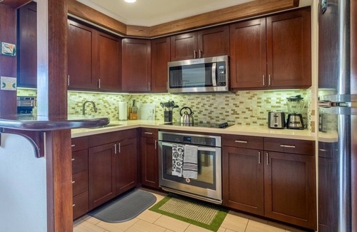 Wainiha Condo | Seaside Retreat: Steps to the Sand with Spa & Ocean Views