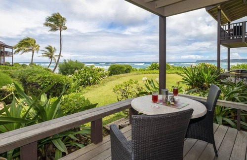 Wainiha Condo | Seaside Retreat: Steps to the Sand with Spa & Ocean Views