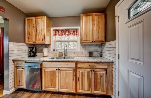 Estes Park House | Romantic Retreat: Private & Pet-Friendly Getaway Awaits