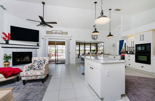 Port Charlotte Villa | Pet-Friendly Oceanfront Villa with Private Pool Availability