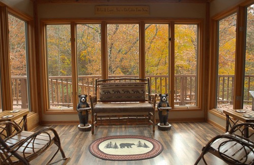 Sevierville Cabin | Spacious Cabin Retreat with Game Room and Ocean View