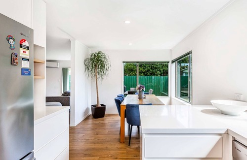 Greenlane - Ellerslie House | Sunlit 3-Bedroom Retreat with Parking & Guest Rated 10/10