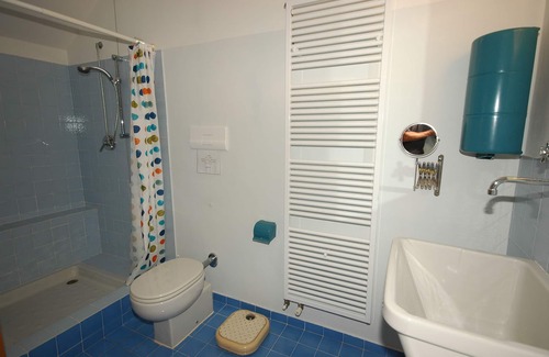 Lonato del Garda Villa | Idyllic Villa Apartment with Pool & Lake Garda Views