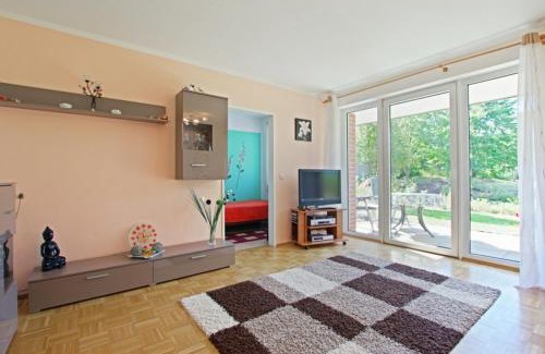 Kirchrode-Bemerode-Wulferode Apartment | Cozy Private Apartment with Excellent 8/10 Guest Rating