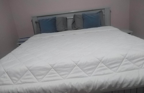 Accra Apartment | Cozy Private Apartment for Short Stays - Family Friendly