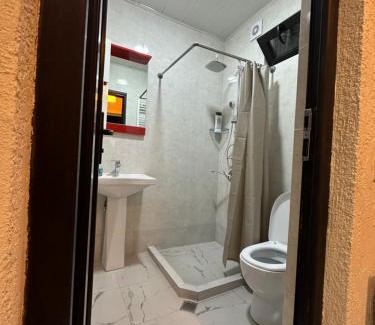 Tbilisi Apartment | Cozy Private Apartment - Rated 10/10, Family-Friendly Amenities