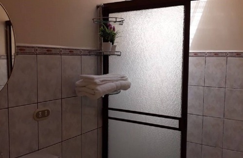Alajuela Apartment | Cozy 2-Bedroom Apartment Near SJO Airport - Guest Rated 10/10