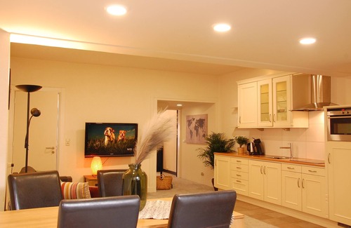 Binnensingelgebied Apartment | Central Enschede Apartment with Breakfast and Family-Friendly Amenities
