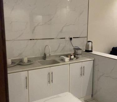 Jeddah Apartment | Convenient Apartment Near Airport with Pet-Friendly Perks