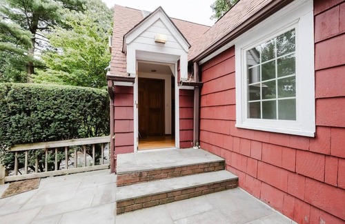 Glen Head Apartment | Cozy Apartment on Tree-Lined Estate Near Beaches & NYC