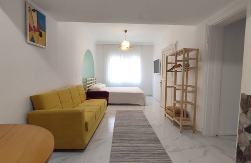 Ayvalik City Center Apartment | Private Apartment with Balcony Terrace