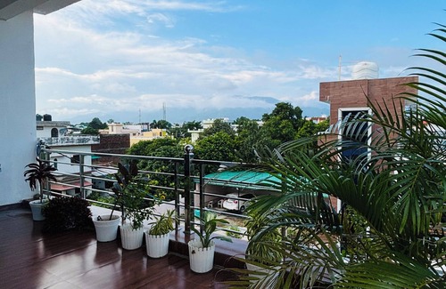 Haldwani Apartment | Private apartment with WiFi, AC, and kitchen