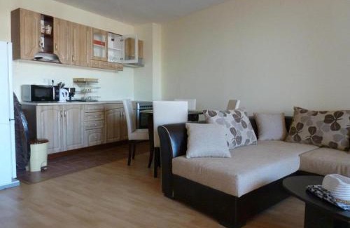 Elenite Apartment | Prime Private Apartments at Privilige Fort Beach with Pool