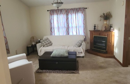 Reedsville Apartment | Convenient Stay Near Sabraton with Pet-Friendly Amenities